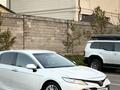 Toyota Camry 2019 года за 13 800 000 тг. в Алматы – фото 4