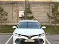 Toyota Camry 2019 года за 13 800 000 тг. в Алматы – фото 5