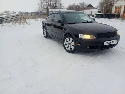 Volkswagen Passat 1997 года за 1 850 000 тг. в Караганда – фото 2