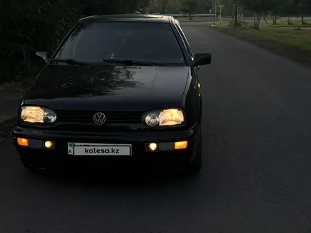 Volkswagen Golf 1994 года за 1 600 000 тг. в Караганда