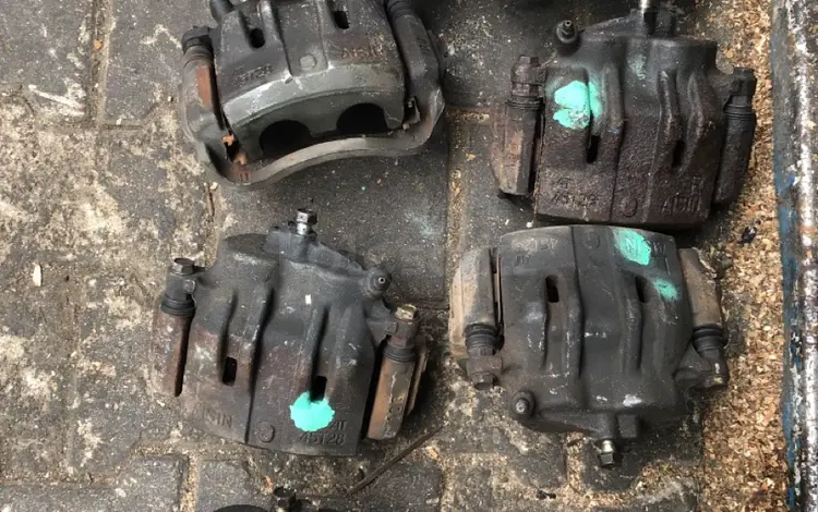 Суппорт на Лексус Es 300 за 15 000 тг. в Алматы