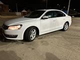 Volkswagen Passat 2012 года за 4 800 000 тг. в Актобе – фото 3