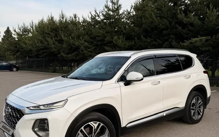 Hyundai Santa Fe 2020 года за 13 300 000 тг. в Алматы