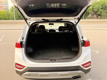 Hyundai Santa Fe 2020 года за 13 300 000 тг. в Алматы – фото 12