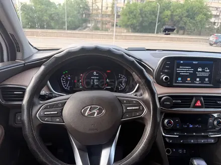 Hyundai Santa Fe 2020 года за 13 300 000 тг. в Алматы – фото 15