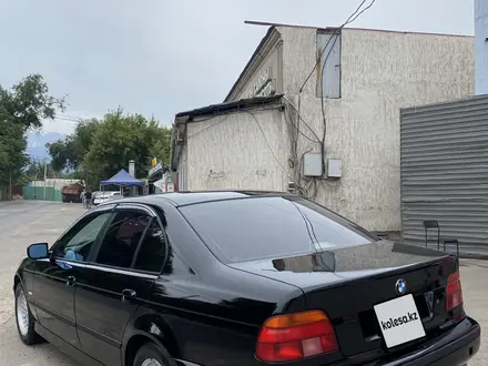BMW 525 1997 года за 2 100 000 тг. в Алматы – фото 4