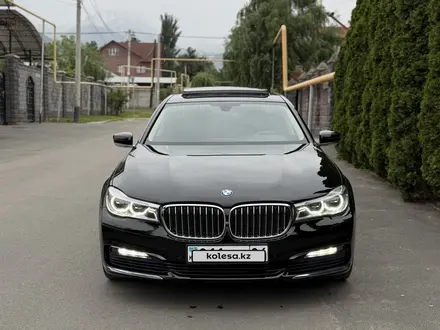 BMW 750 2017 года за 23 000 000 тг. в Алматы – фото 2