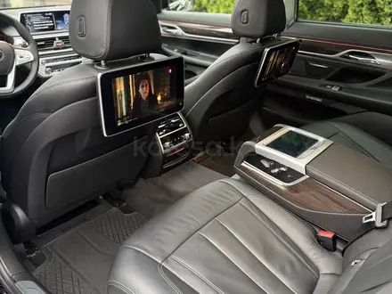 BMW 750 2017 года за 23 000 000 тг. в Алматы – фото 11