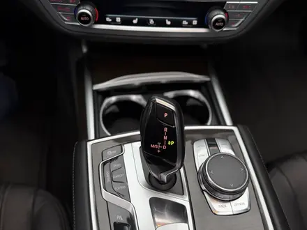 BMW 750 2017 года за 23 000 000 тг. в Алматы – фото 25