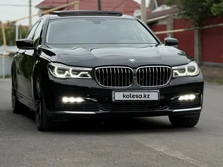 BMW 750 2017 года за 23 000 000 тг. в Алматы – фото 9