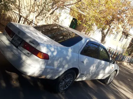 Toyota Camry 2000 года за 3 200 000 тг. в Балхаш – фото 3