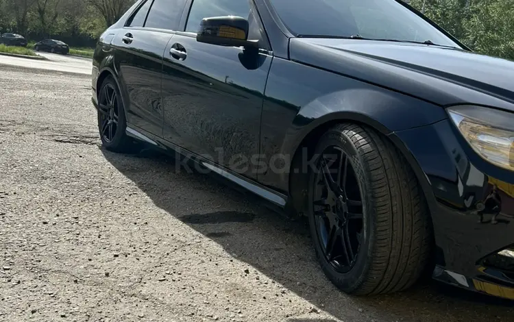 Mercedes-Benz C 300 2010 года за 8 000 000 тг. в Усть-Каменогорск