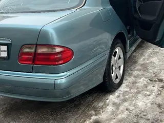 Mercedes-Benz E-Class, 2001