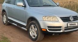 Volkswagen Touareg 2004 года за 4 600 000 тг. в Лисаковск – фото 2