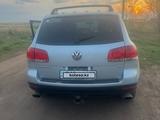 Volkswagen Touareg 2004 года за 4 600 000 тг. в Лисаковск – фото 4