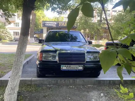 Mercedes-Benz E 220 1993 года за 1 900 000 тг. в Тараз