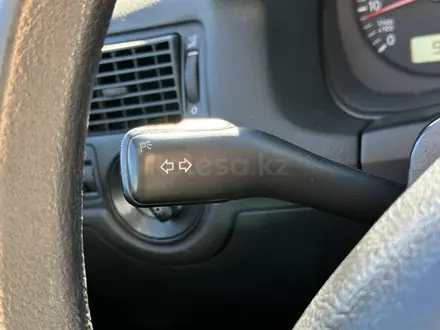 Volkswagen Golf 2002 года за 3 250 000 тг. в Атырау – фото 15