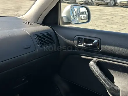 Volkswagen Golf 2002 года за 3 250 000 тг. в Атырау – фото 23