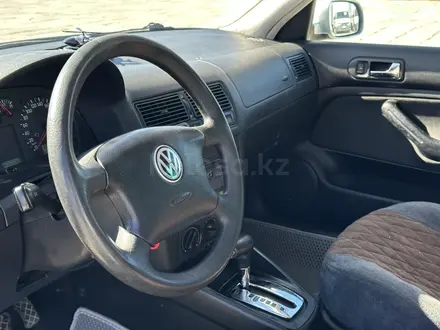 Volkswagen Golf 2002 года за 3 250 000 тг. в Атырау – фото 11