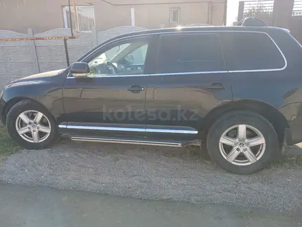 Volkswagen Touareg 2006 года за 4 000 000 тг. в Шымкент – фото 2