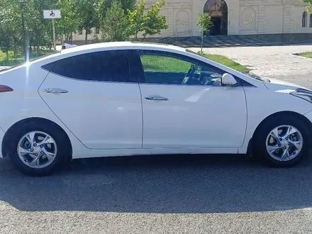Hyundai Elantra 2015 года за 5 000 000 тг. в Шымкент – фото 2