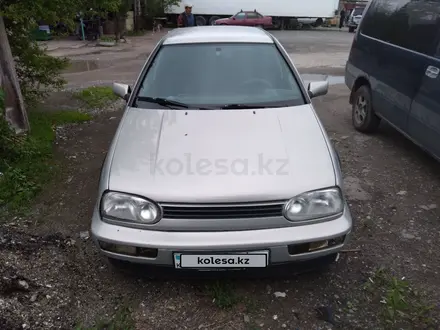 Volkswagen Golf 1995 года за 1 500 000 тг. в Алматы