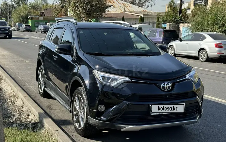 Toyota RAV4 2019 года за 13 900 000 тг. в Алматы