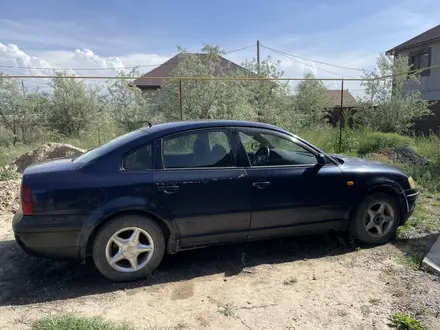 Volkswagen Passat 1998 года за 1 600 000 тг. в Алматы – фото 4