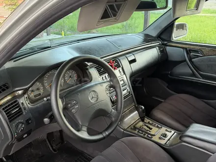 Mercedes-Benz E 280 2000 года за 4 500 000 тг. в Тараз – фото 31