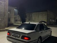 Mercedes-Benz E 320 1995 года за 1 850 000 тг. в Тараз