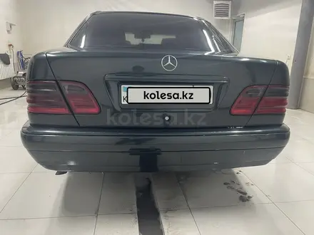 Mercedes-Benz E 230 1997 года за 2 700 000 тг. в Костанай – фото 5