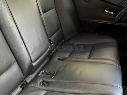 BMW 545 2004 года за 5 500 000 тг. в Алматы – фото 11