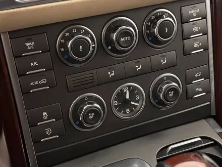 Land Rover Range Rover 2011 года за 8 360 000 тг. в Актобе – фото 27