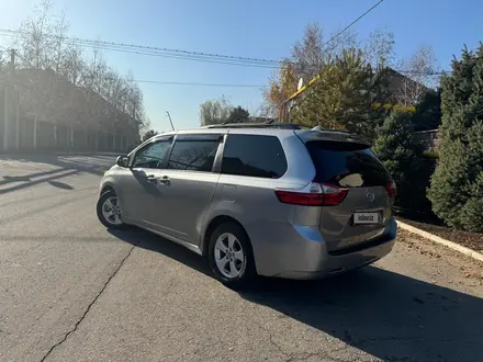 Toyota Sienna 2018 года за 15 250 000 тг. в Алматы – фото 16