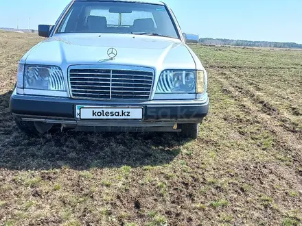 Mercedes-Benz E 200 1994 года за 800 000 тг. в Щучинск – фото 4