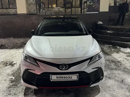 Toyota Camry 2021 года за 16 000 000 тг. в Алматы – фото 4