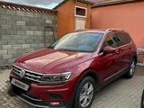 Volkswagen Tiguan 2018 годаүшін11 800 000 тг. в Астана – фото 3