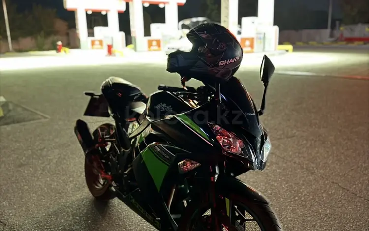 Kawasaki  Ninja 300 2014 года за 2 100 000 тг. в Алматы