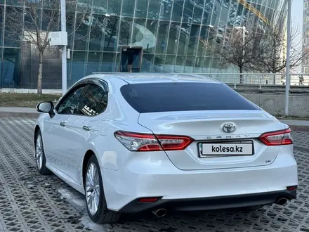 Toyota Camry 2019 года за 17 000 000 тг. в Алматы – фото 10