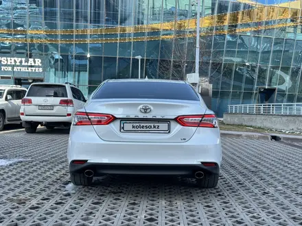 Toyota Camry 2019 года за 17 000 000 тг. в Алматы – фото 20