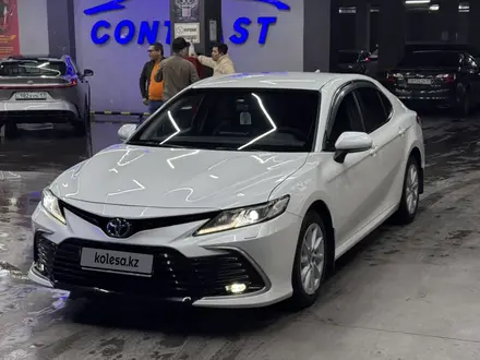 Toyota Camry 2021 года за 14 500 000 тг. в Шымкент