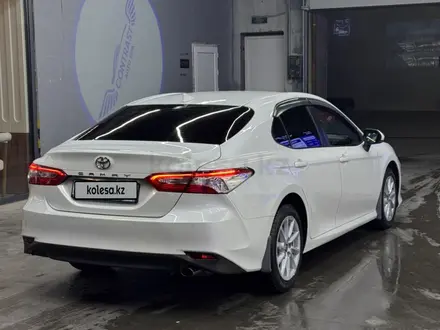 Toyota Camry 2021 года за 14 500 000 тг. в Шымкент – фото 5