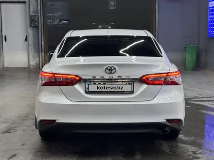 Toyota Camry 2021 года за 14 500 000 тг. в Шымкент – фото 6