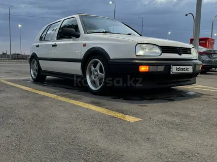 Volkswagen Golf 1992 года за 2 350 000 тг. в Алматы