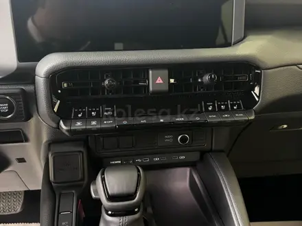 Toyota Land Cruiser Prado Comfort+ 2025 года за 32 490 000 тг. в Актобе – фото 3