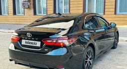 Toyota Camry 2021 года за 14 000 000 тг. в Актау – фото 4