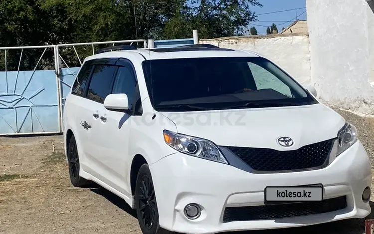 Toyota Sienna 2014 годаfor12 500 000 тг. в Алматы