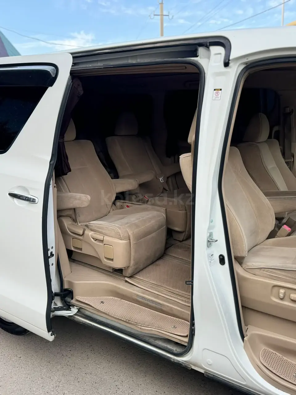 Toyota Vellfire, 2010