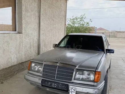 Mercedes-Benz E 300 1990 года за 1 200 000 тг. в Актау – фото 6