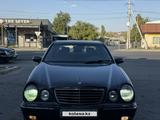 Mercedes-Benz E 240 1999 года за 2 500 000 тг. в Тараз – фото 2
